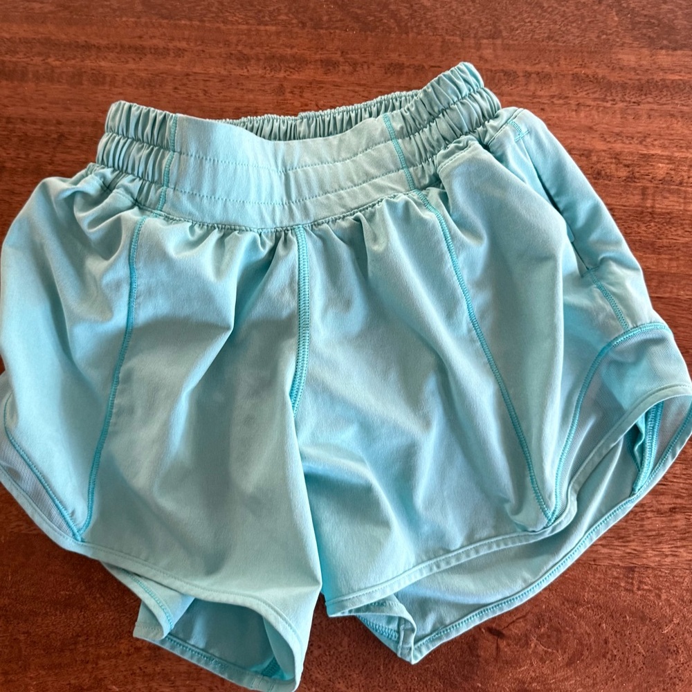 Lululemon Hotty Hot 2.5 low rise aqua blue - tag removed for comfort